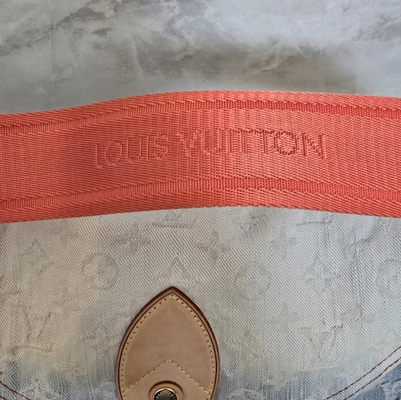 🔥Louis Vuitton Denim and Red Ombre Bag - Picture 6 of 13